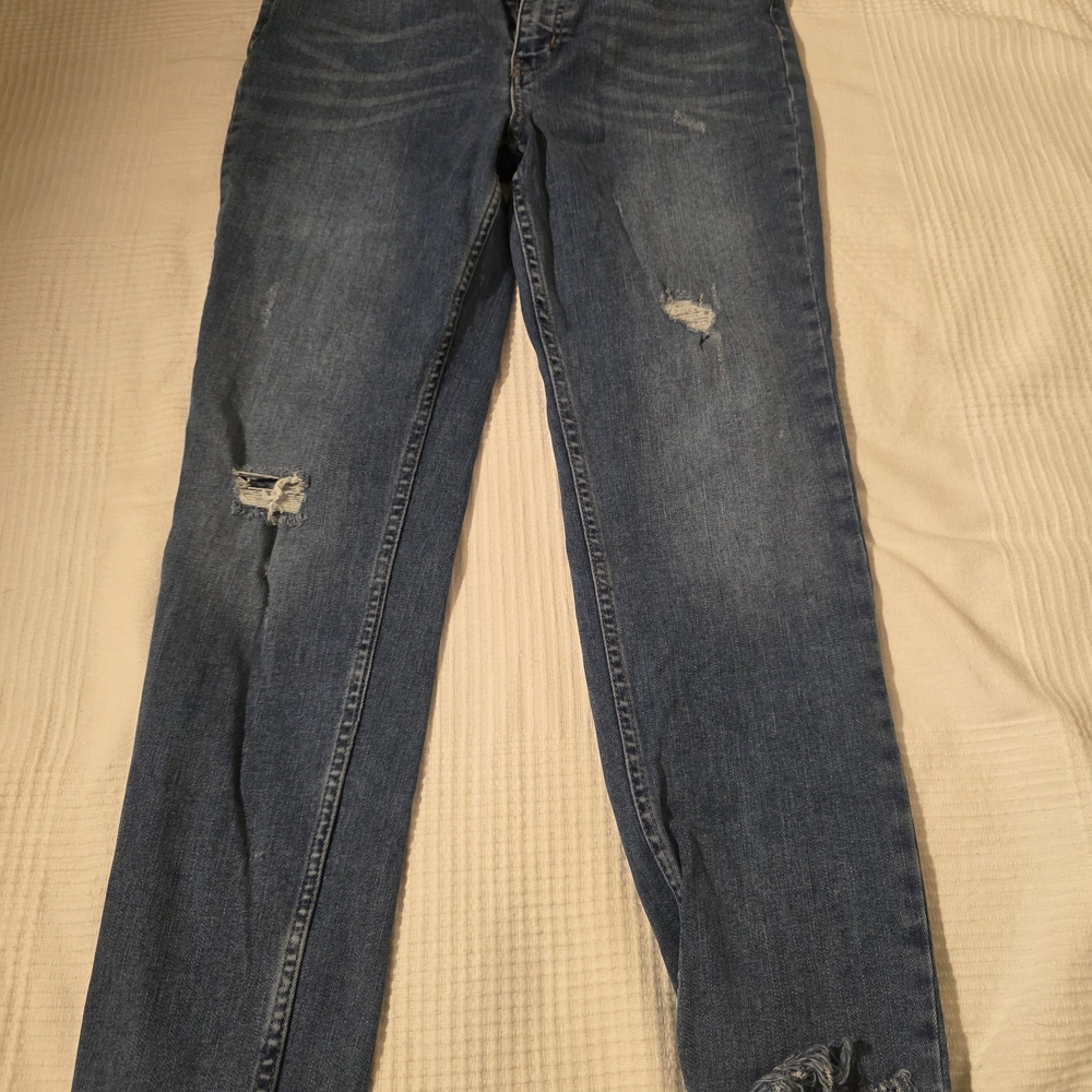 Women’s Skinny Crop Jeans Size 31 Distressed Raw Hem